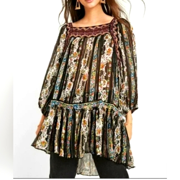 Free People Tops - Free People Flowy Black Floral Boho Top Size Small